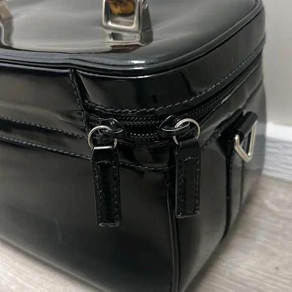 Vintage Gucci Cosmetic Bag - Picture 4 of 6